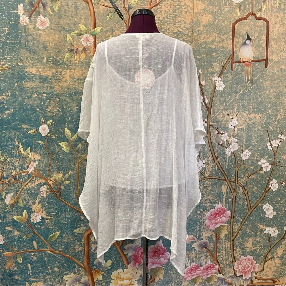 NWT Umgee White Poncho Blouse - Picture 5 of 9
